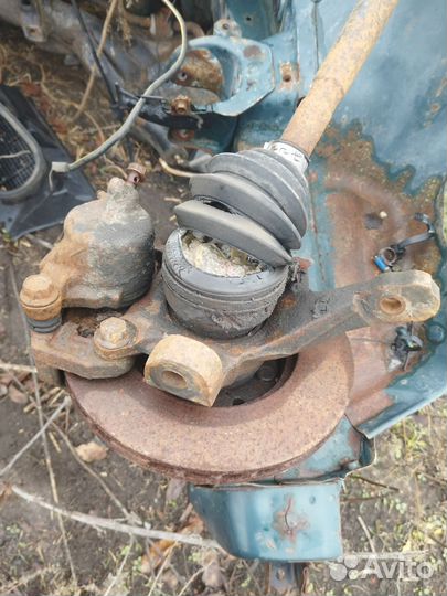 Ступица передняя Митсубиси Лансер 6