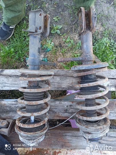 Передние стойки ваз 2110