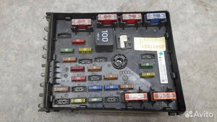 Блок предохранителей Volkswagen Passat B6 2.0 cbab