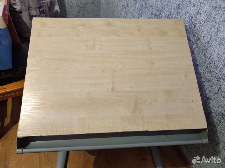 Растущая парта Дэми