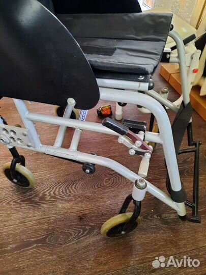 Инвалидная коляска новая