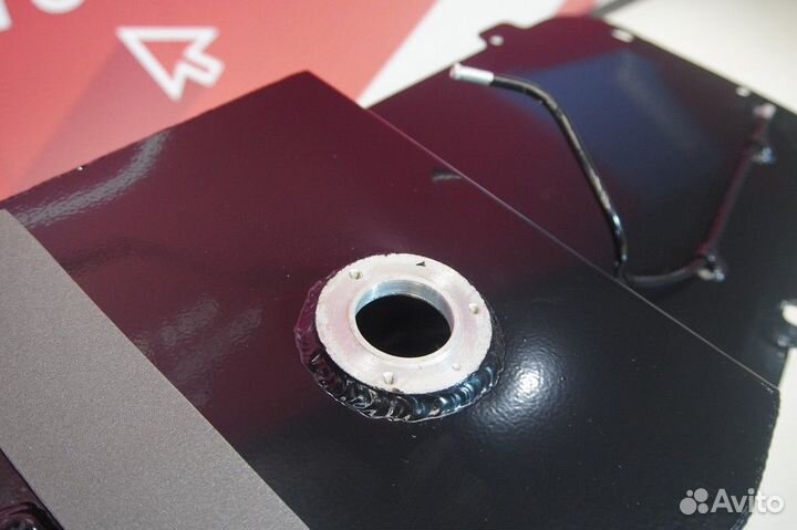 Бак Pajero 4 коротыш 69л бензин