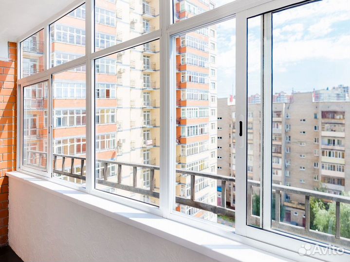 Остекление балконов под ключ