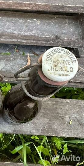 Бутылка с бугельной пробкой