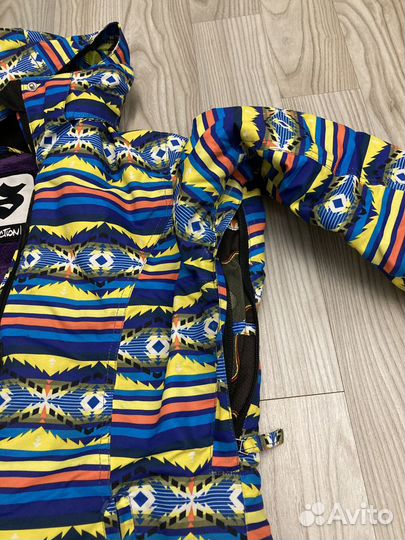 Спортивная зимняя куртка женская