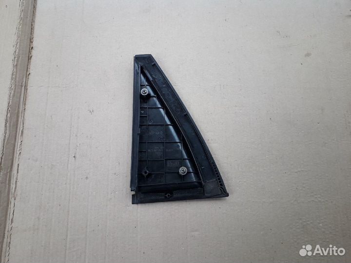 Накладка двери задней правой Kia Sportage 2