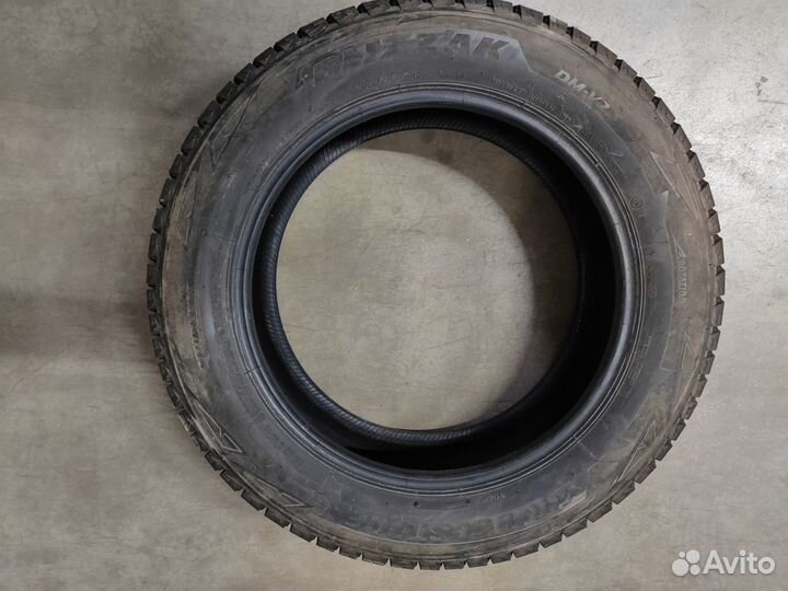 Bridgestone Blizzak DM-V2 205/60 R17