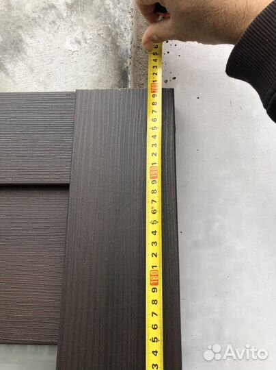 Дверь входная деревянная