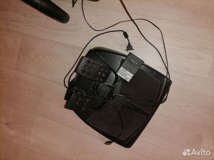 Игровой руль с педалями