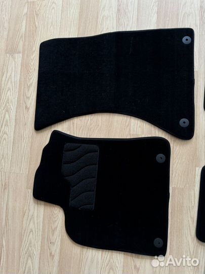 Коврики текстильные Q5 8R новые