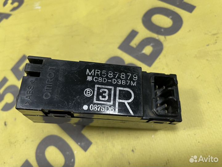 Кнопка стеклоподъемника зп Mitsubishi Lancer 9