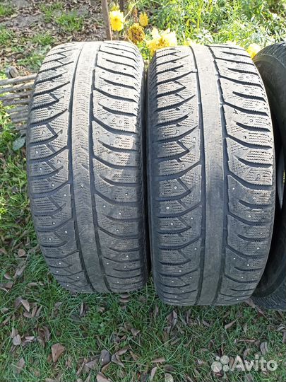 Bridgestone Ice Cruiser 7000 265/65 R17