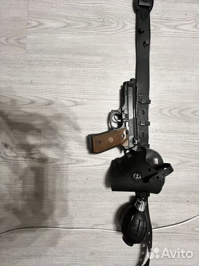 Игрушечный пистолет