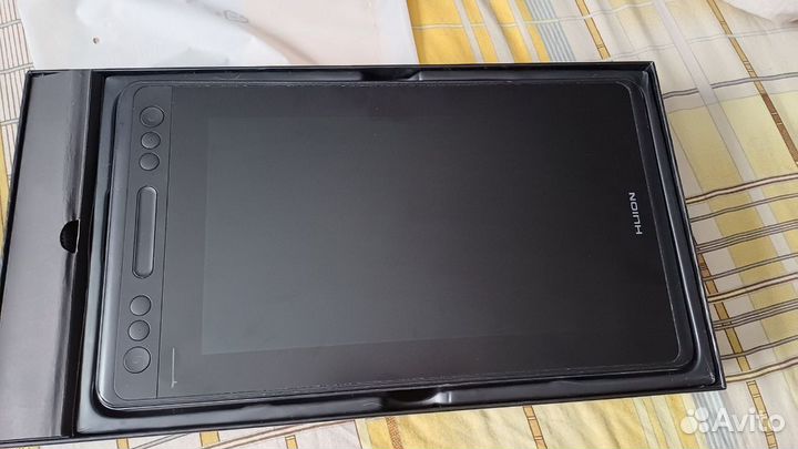 Грaфический плaншeт Нuiоn Каmvаs рro 12