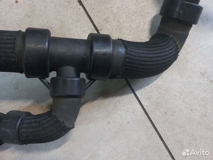 Потрубок охлаждения двигателя Volvo XC60, XC70