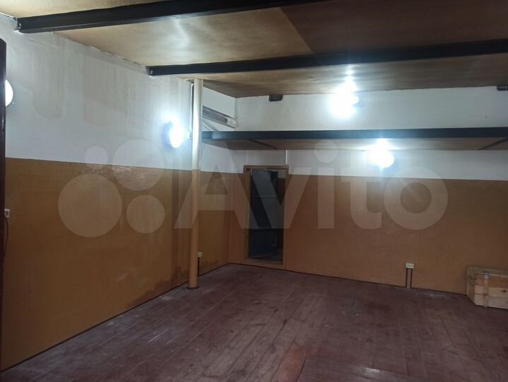 Гараж, > 30 м²