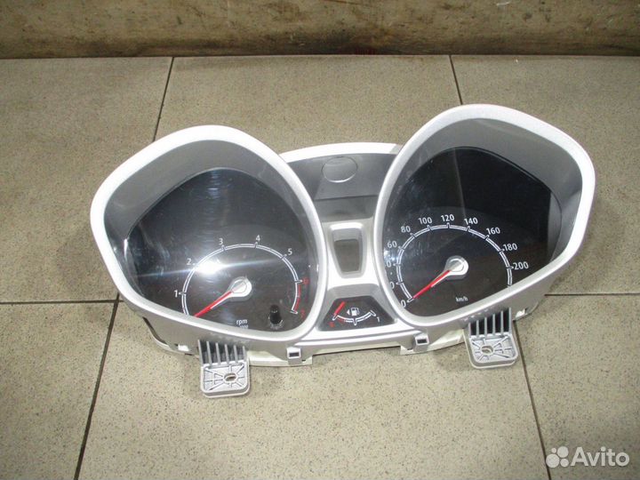 Панель приборов Ford Fiesta 6