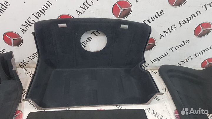 Обшивки багажника на Mercedes-Benz W220 S