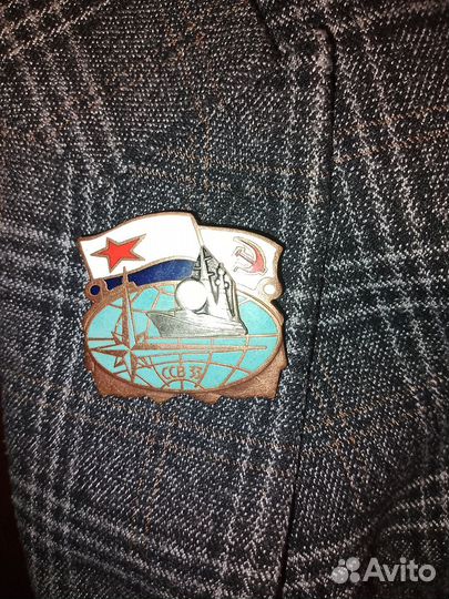 Значок ссв 33. СССР