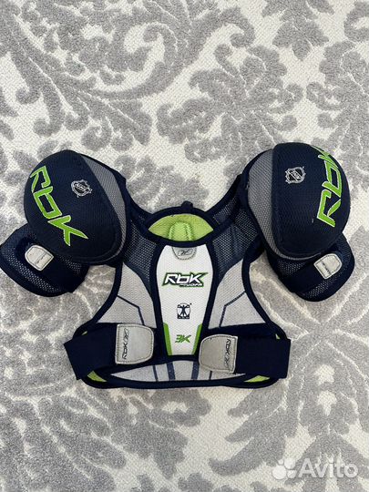 Детская хоккейная форма и аксессуары