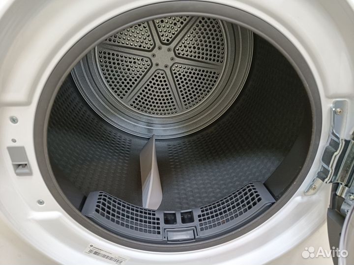 Сушильная машина Ariston новая