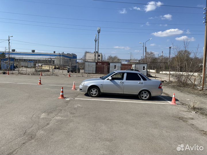 Инструктор по вождению приора