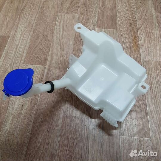 Бачок омывателя с горловиной Ford Focus 3