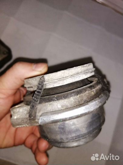 Audi a4 8e b7 quattro опора АКПП