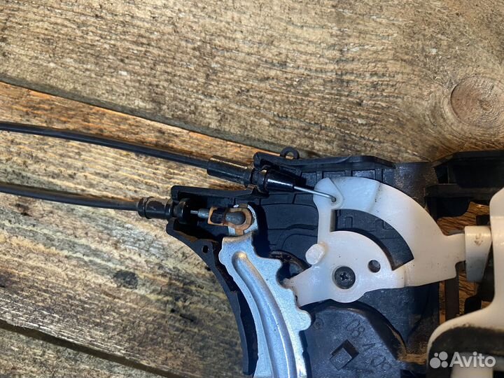 Замок задний правый mitsubishi lancer 10