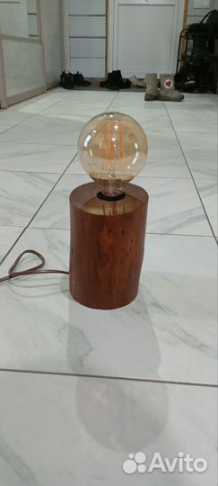 Светильник из дерева