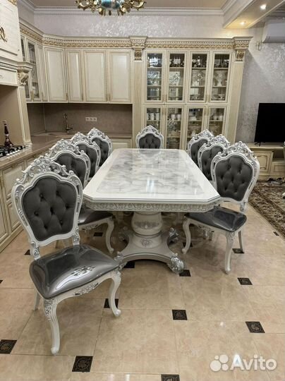 Стол и стулья в гостиную.Оплата при получении