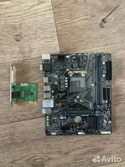 Материнская плата