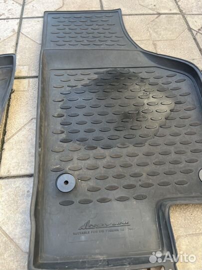 Автомобильные коврики резиновые