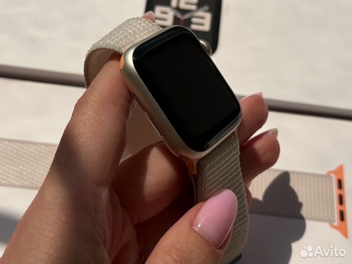 Apple Watch SE (2nd Gen) 40mm 2023 Starlight