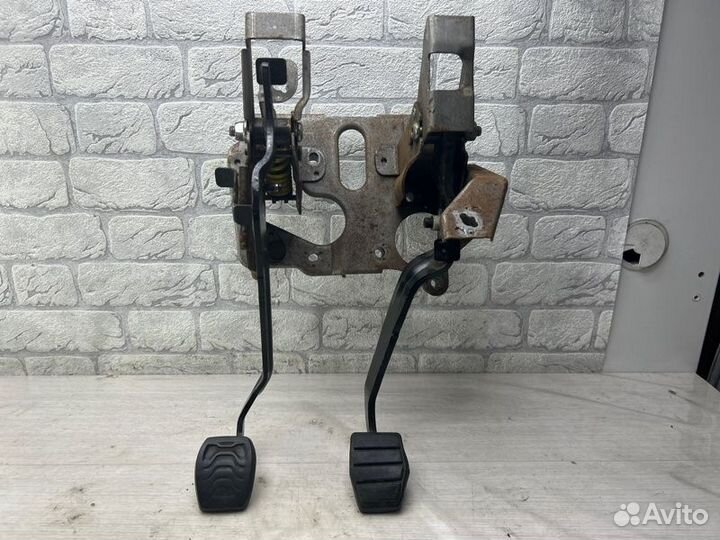 Педальный узел Ford Transit 8