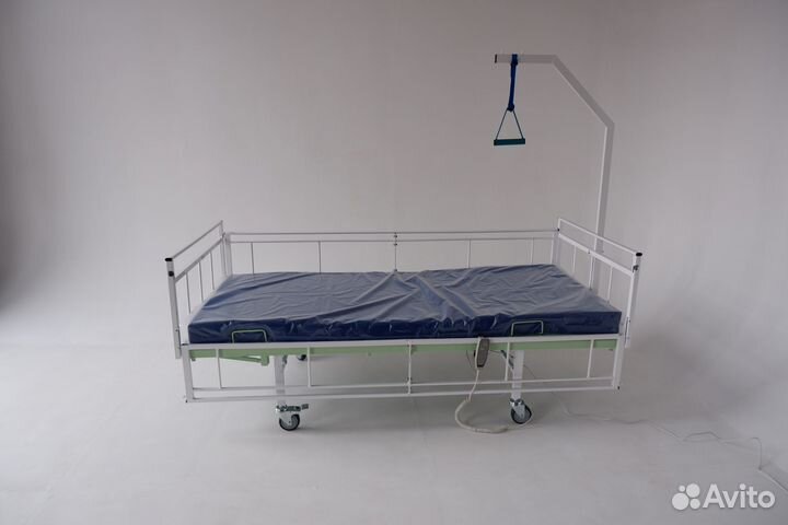 Медицинская кровать лежачих больных. Сиделка Уход