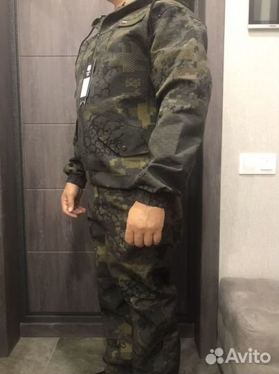 Камуфляжный костюм