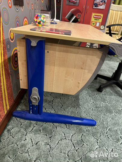Растущий стол для школьника Деми