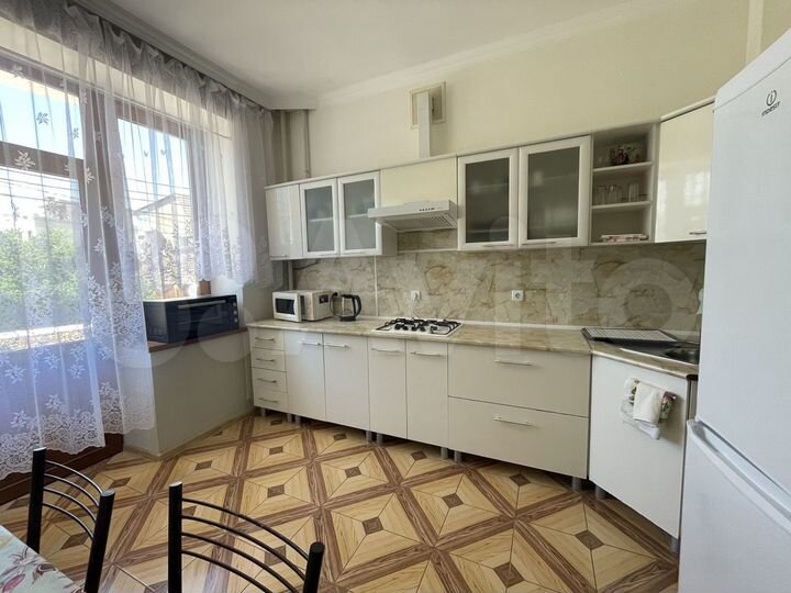 3-к. квартира, 90 м², 1/5 эт.