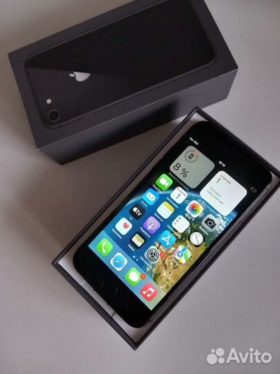 Телефон iPhone 8