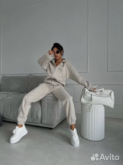 Спортивный костюм женский