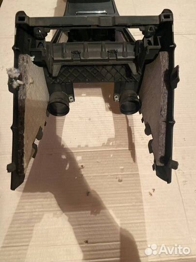 Подлокотник Volkswagen Passat