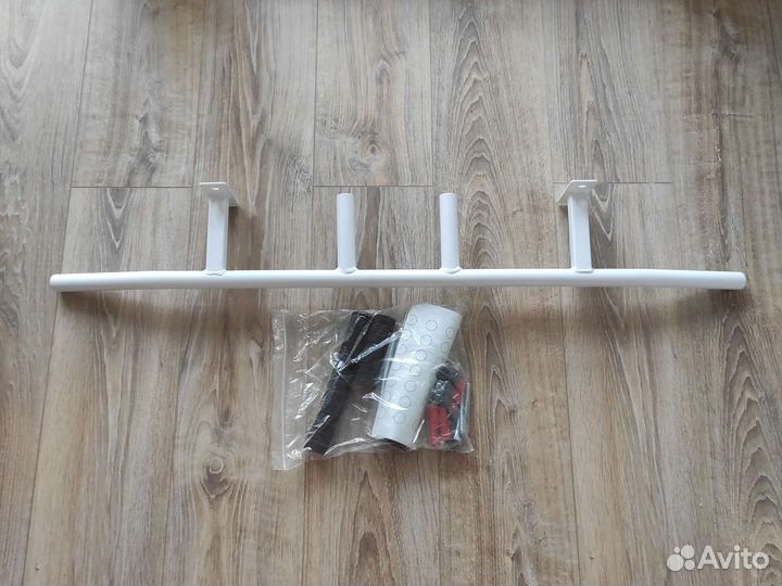 Турник настенный