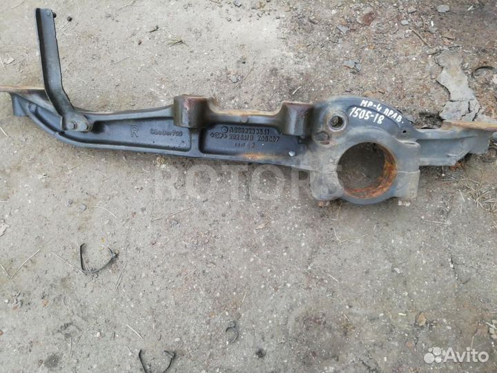 Кронштейн крепления пневморессоры правый