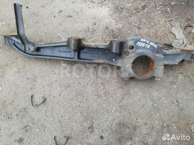 Кронштейн крепления пневморессоры правый