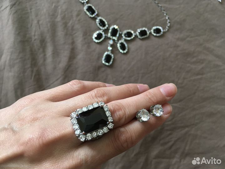 Колье с цирконом
