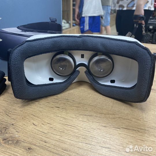 Очки виртуальной реальности Samsung Gear VR