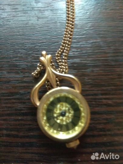 Часы кулон