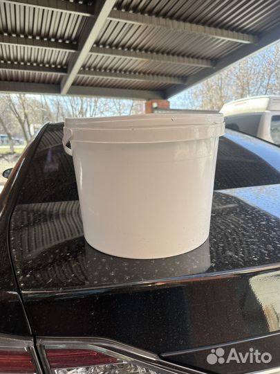Ведро Пластиковое с Крышкой и Ручкой 10 л