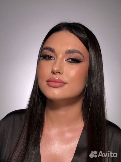 Модель на макияж